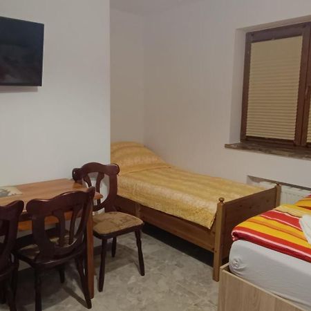 Apartamenty Z Ogrodem Nr 1 Studio Мронгово Екстериор снимка